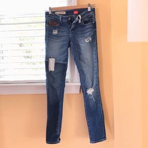 Distressed skinny jean